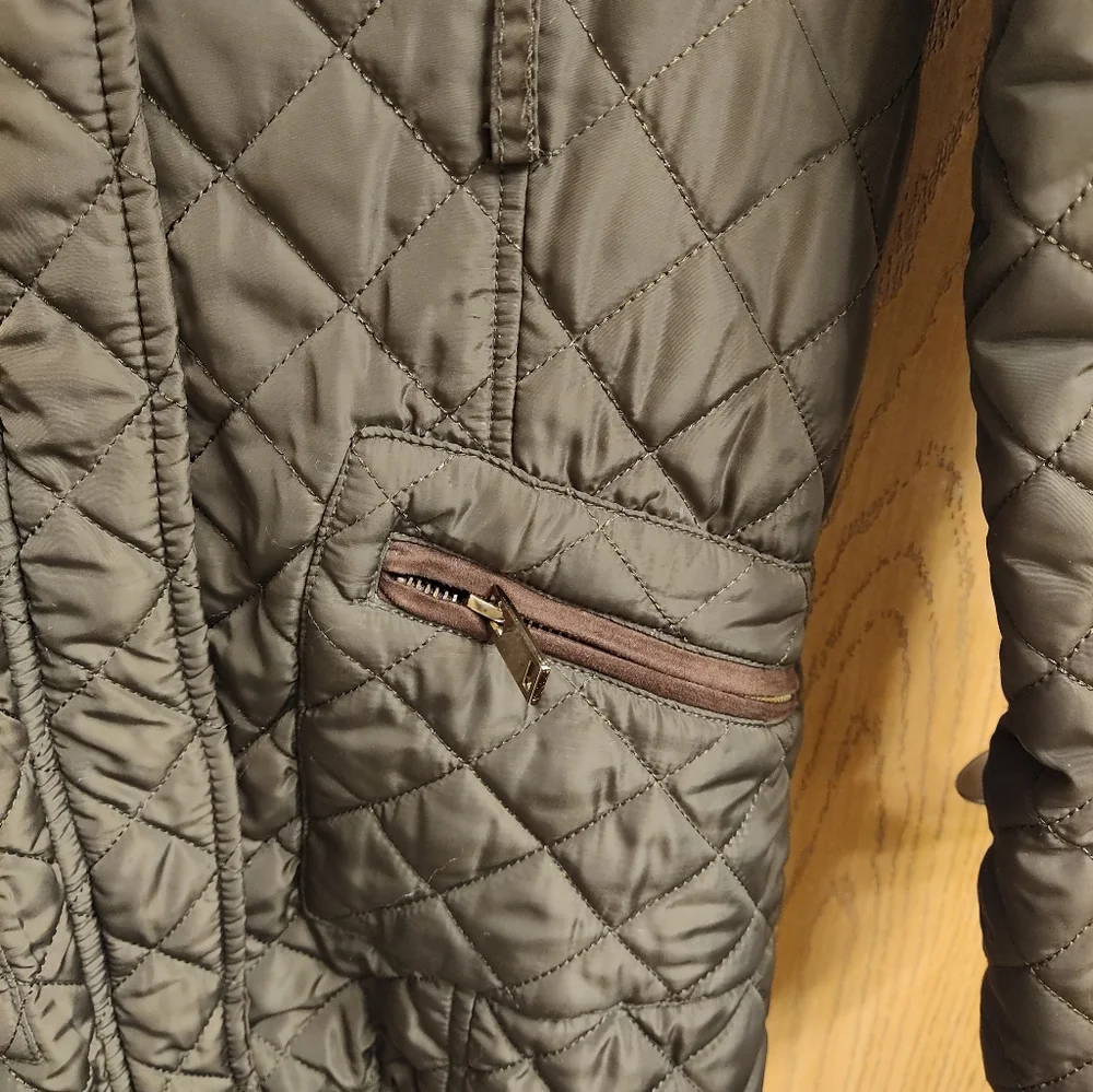 Quilted Long Puffer Jacket in Olive - Picture 4 of 6